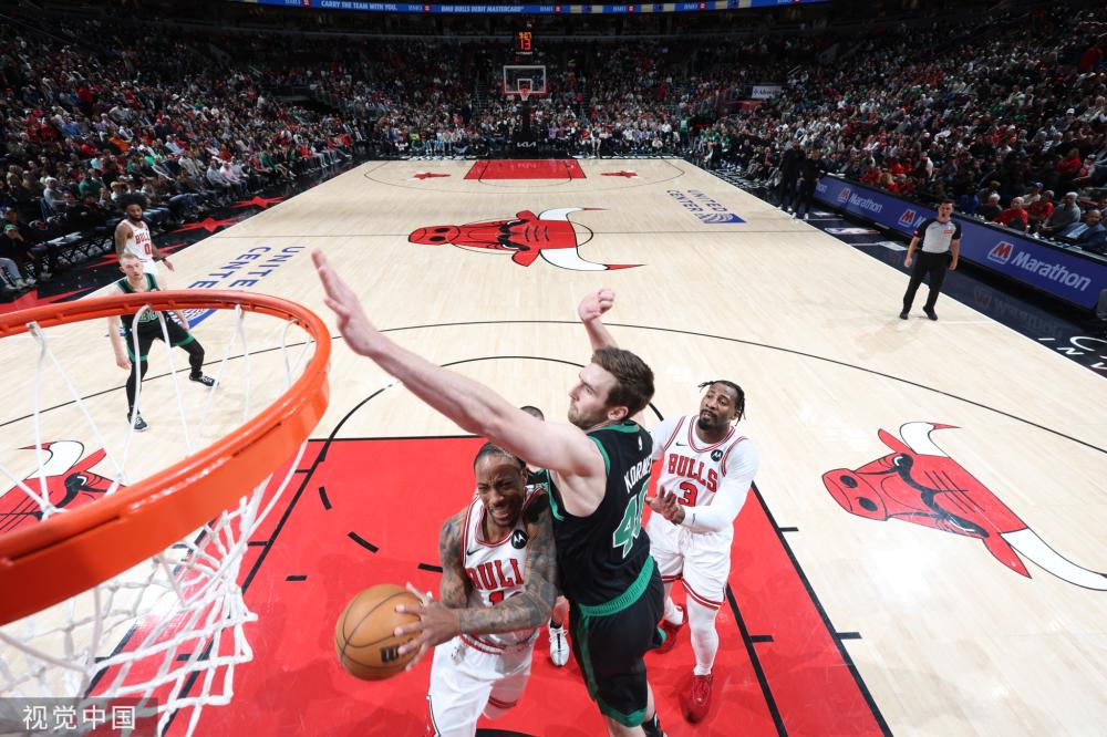 运用足球中 运用足球中